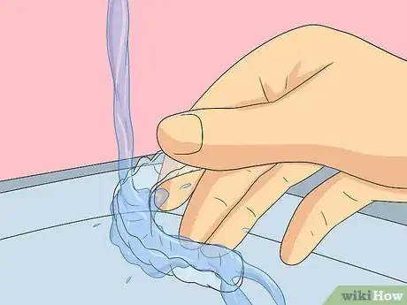 Imagem intitulada Clean Invisalign Step 3