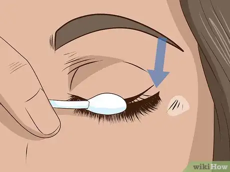 Imagem intitulada Remove Eyelash Extensions Step 15