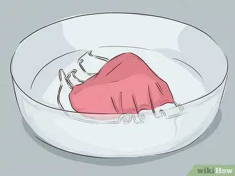Imagem intitulada Clean Your Retainer Step 2