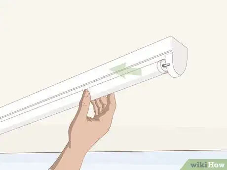 Imagem intitulada Remove a Fluorescent Light Step 7