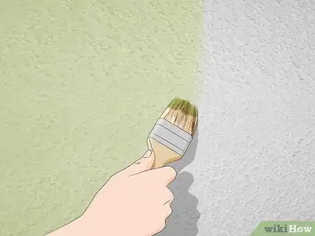 Imagem intitulada Repair Textured Drywall Step 32