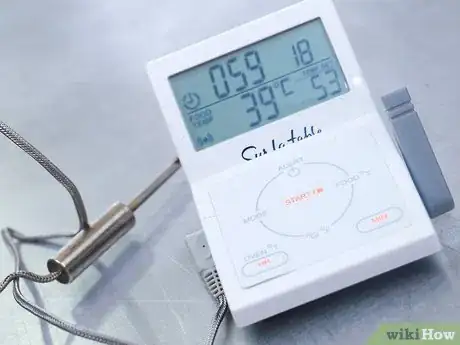 Imagem intitulada Check an Internal Meat Temperature Step 3