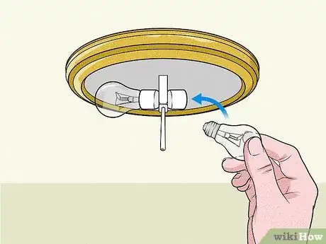 Imagem intitulada Change a Ceiling Light Bulb Step 7