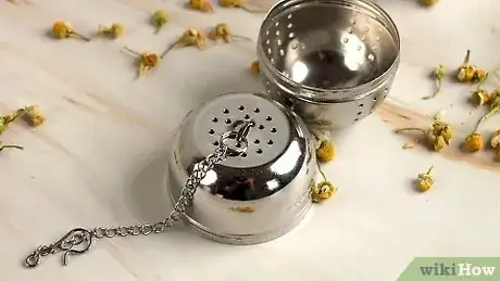 Imagem intitulada Use a Tea Infuser Step 1