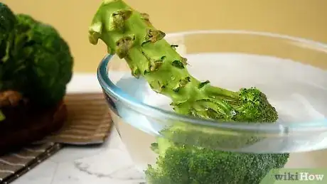 Imagem intitulada Clean Broccoli Step 8