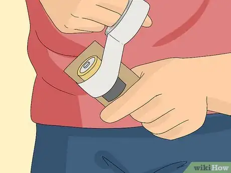 Imagem intitulada Build a Simple Electric Motor Step 4