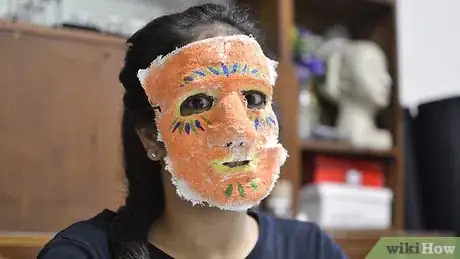 Imagem intitulada Make a Plaster Mask Step 20