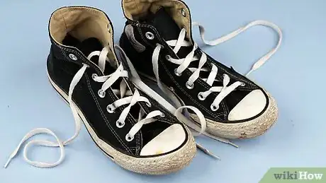 Imagem intitulada Clean Converse All Stars Step 12