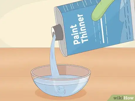 Imagem intitulada Clear the Opening on a Spray Can Step 4
