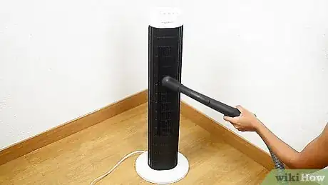 Imagem intitulada Clean a Tower Fan Step 2
