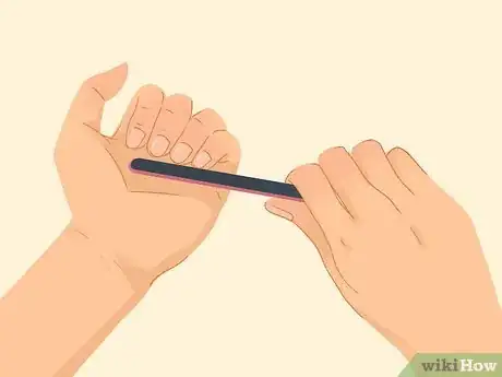 Imagem intitulada Make Your Fingernails Look Good Step 7