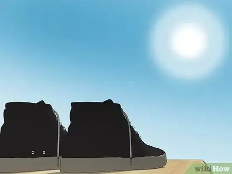 Imagem intitulada Clean Inside Shoes Step 4