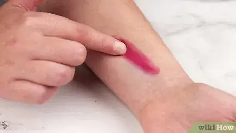 Imagem intitulada Make Fake Cuts Step 1