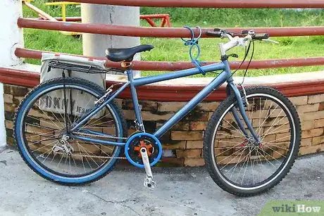 Imagem intitulada Lock Your Bike Step 2