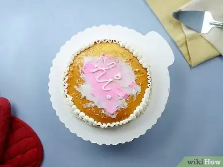 Imagem intitulada Defrost a Cake Step 1