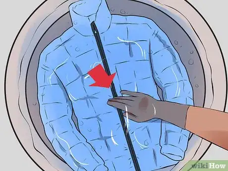 Imagem intitulada Clean a Down Jacket Step 10