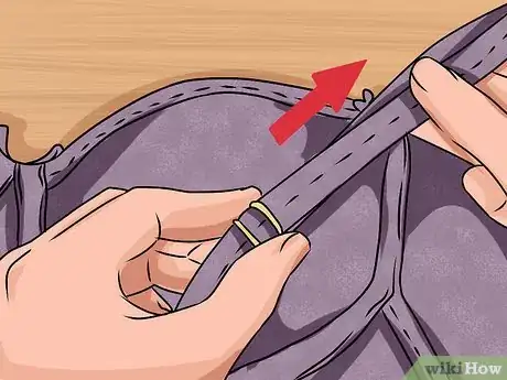 Imagem intitulada Adjust Bra Straps Step 2