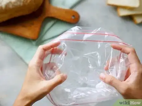 Imagem intitulada Defrost Bread Step 10