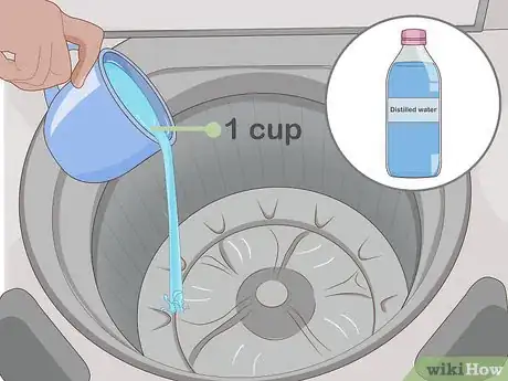 Imagem intitulada Whiten Clothes Step 9