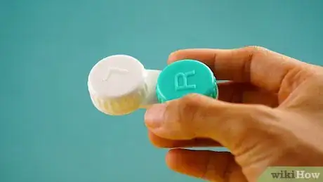 Imagem intitulada Clean a Contact Lens Case Step 9