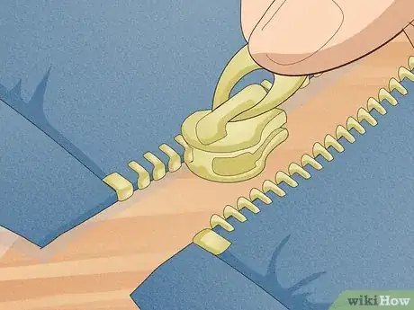 Imagem intitulada Fix a Separated Zipper Step 1