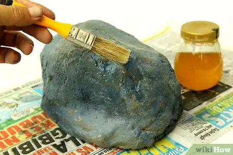 Imagem intitulada Make Fake Rocks with Concrete Step 14