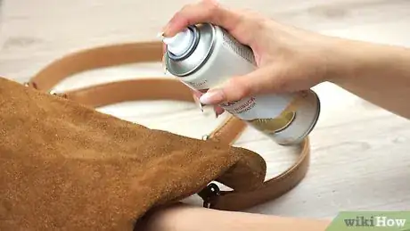 Imagem intitulada Clean a Suede Purse Step 10