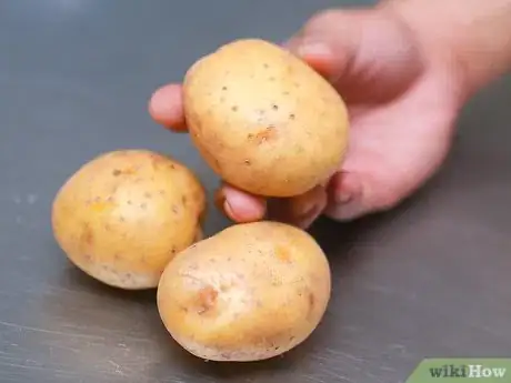 Imagem intitulada Store Potatoes Step 1