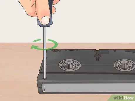 Imagem intitulada Clean VHS Tapes Step 5