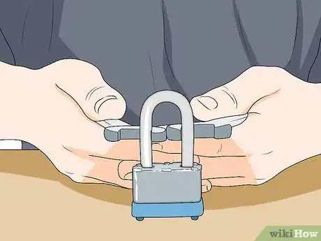 Imagem intitulada Break a Lock Step 5