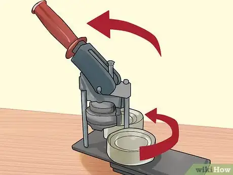 Imagem intitulada Make a Button Pin Step 14