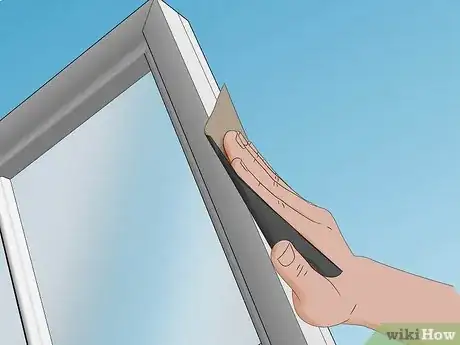 Imagem intitulada Open a Stuck Window Step 15