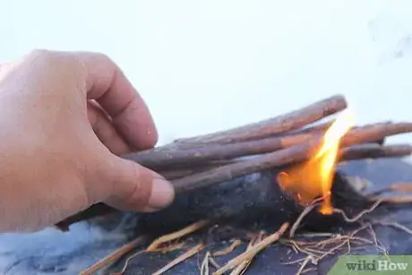 Imagem intitulada Make Fire Without Matches or a Lighter Step 9