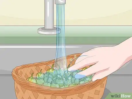 Imagem intitulada Ripen Green Tomatoes Step 6