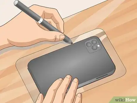 Imagem intitulada Cut a Tempered Glass Screen Protector Step 2