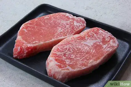 Imagem intitulada Defrost Pork Chops Step 5