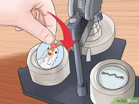Imagem intitulada Make a Button Pin Step 11