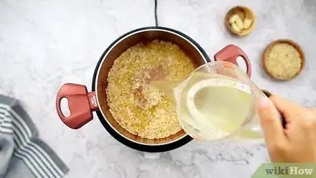 Imagem intitulada Season Brown Rice Step 5