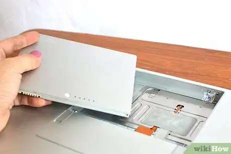 Imagem intitulada Clean a Macbook Pro Screen Step 6Bullet1