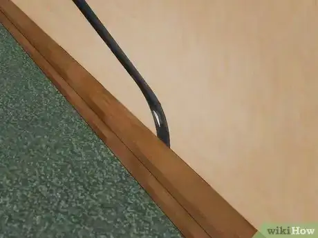 Imagem intitulada Remove Drywall Step 3