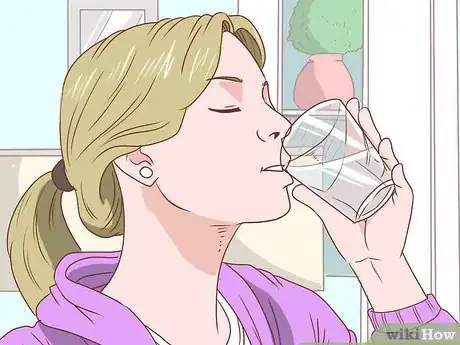 Imagem intitulada Stop Vomiting Step 10