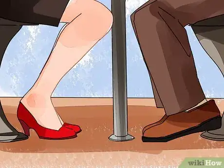 Imagem intitulada Read an Ex's Body Language Step 8