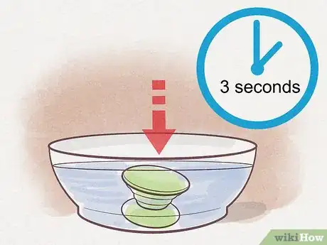Imagem intitulada Remove a Popsocket Step 4