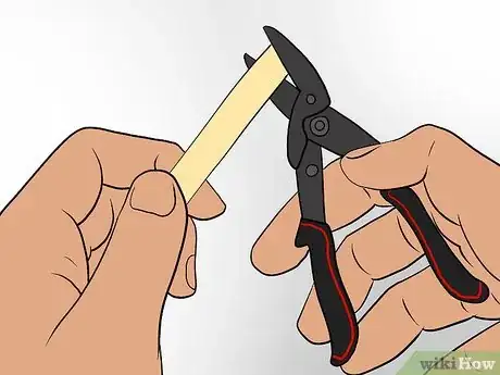 Imagem intitulada Cut Popsicle Sticks Step 11