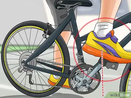 Imagem intitulada Ride a Road Bike Step 2