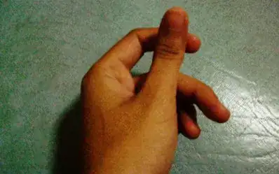 Imagem intitulada Slide your thumb Step 2