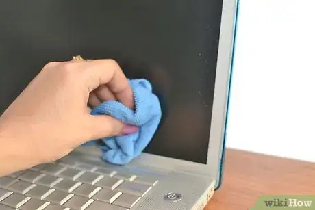 Imagem intitulada Clean a Macbook Pro Screen Step 5Bullet2