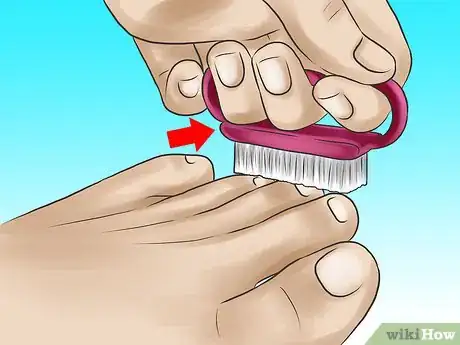Imagem intitulada Clean Toe Nails Step 5