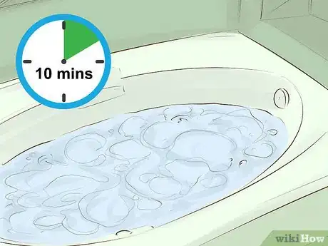 Imagem intitulada Clean a Jetted Tub Step 7
