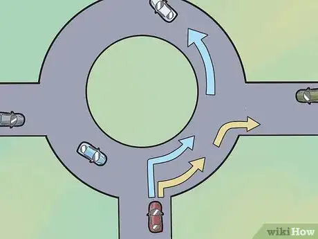 Imagem intitulada Navigate a Roundabout Step 7